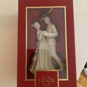 Enzo bride and groom ornament